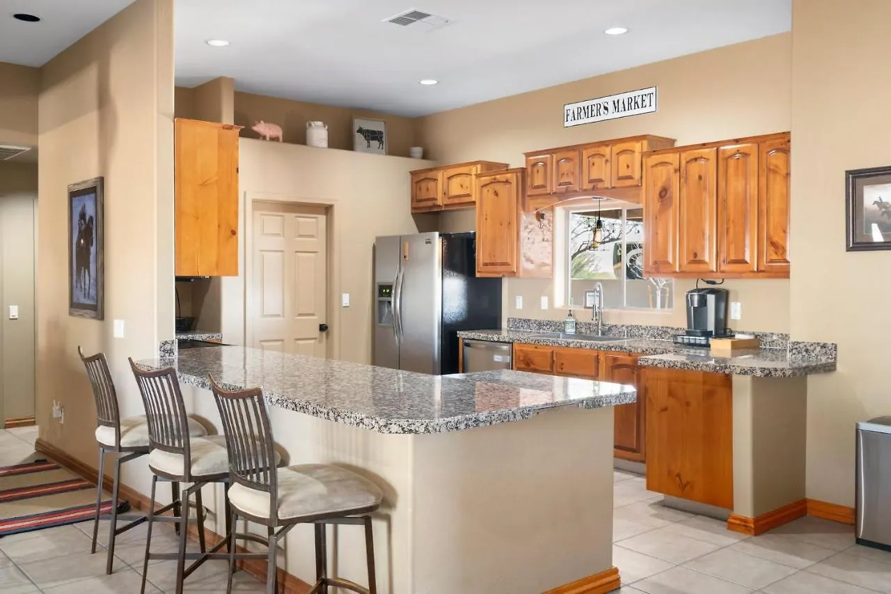 Cozy Quiet Home Bbq Pool Outdoor Entertaining Phoenix